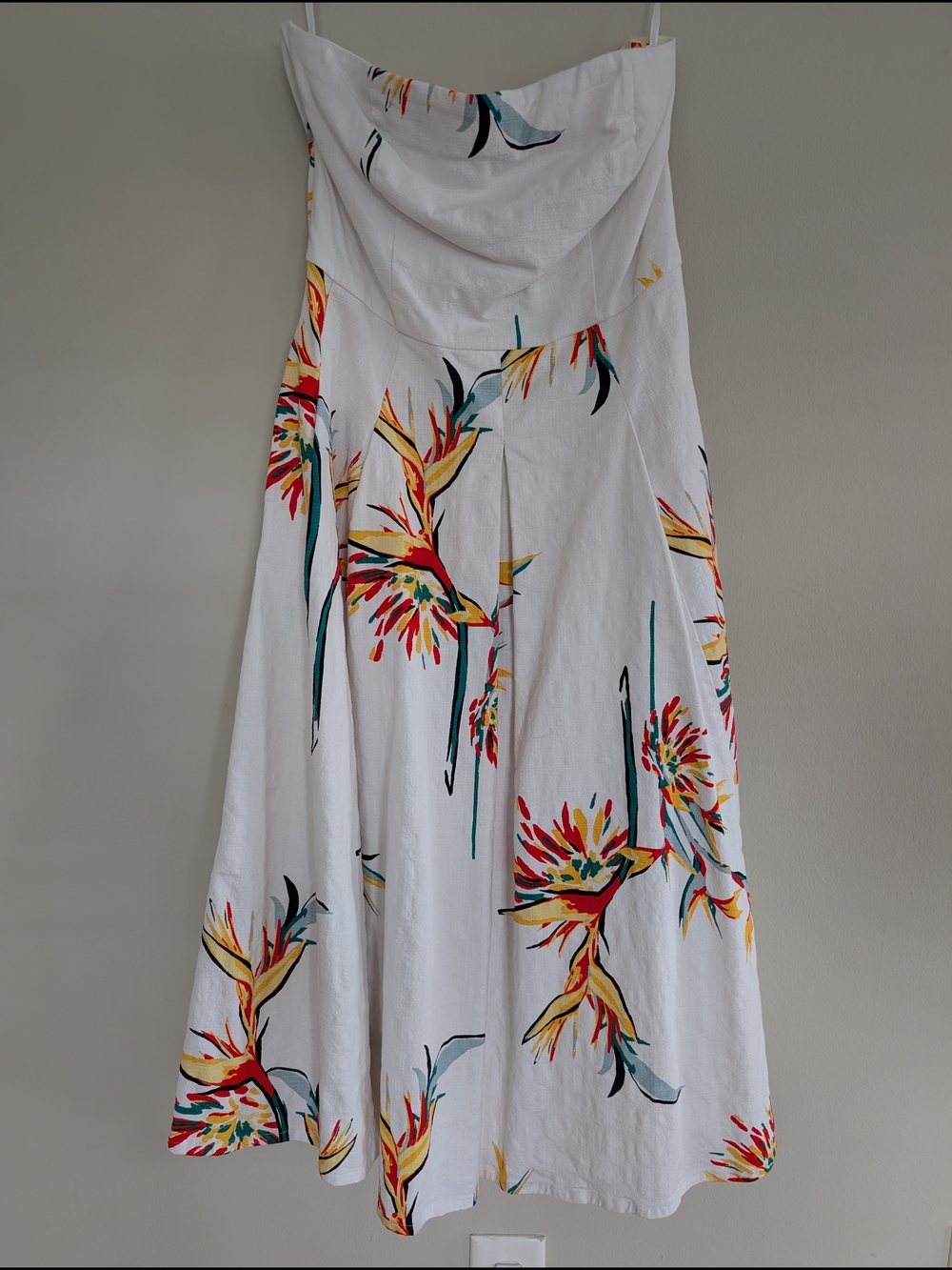 eva mendes for New York & Company White Dress with Multicolor Tropical Print